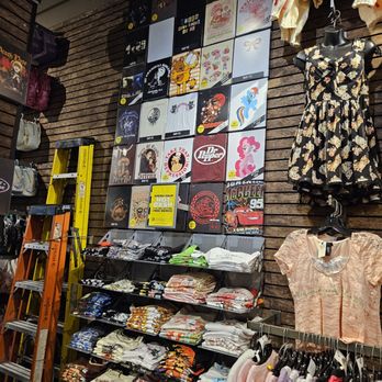 Hot Topic - Tshirts - Accessories Near Me - Valencia, California