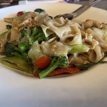 Mint Leaf Cuisine - Drunken noodles - Asian Fusion Near Me - Saratoga, California Mint Leaf Cuisine - Drunken noodles - Asian Fusion Near Me - Saratoga, California