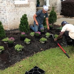 Elite Landscaping and Lawn Maintenance