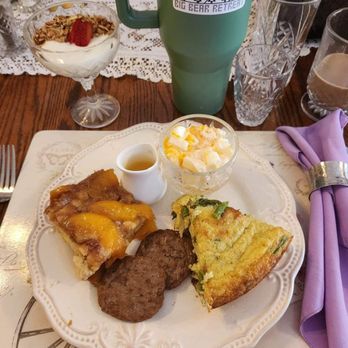 Apples Bed & Breakfast Inn - Sunday breakfast...asparagus egg puff, sausage, upside down peach French toast, ambrosia, and a parfait - Hotels Near Me - Big Bear Lake, California Apples Bed & Breakfast Inn - Sunday breakfast...asparagus egg puff, sausage, upside down peach French toast, ambrosia, and a parfait - Hotels Near Me - Big Bear Lake, California