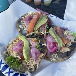 Los Dos Amigos - Pollo panuchos!