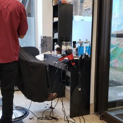 Roman's Barber Shop - Chair