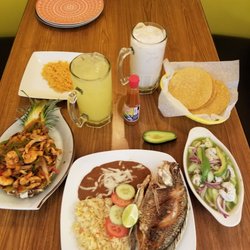 El Korita Restaurante Mexicano - Tilapia ceviche de camarón piña nayery