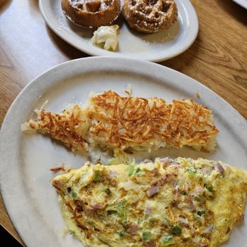 The Parkway Cafe - Denver omelette with hash browns and mini waffles - Breakfast & Brunch Near Me - Boulder, Colorado The Parkway Cafe - Denver omelette with hash browns and mini waffles - Breakfast & Brunch Near Me - Boulder, Colorado