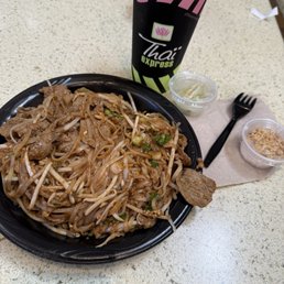 Pad Thai with beef Pad Thai with beef