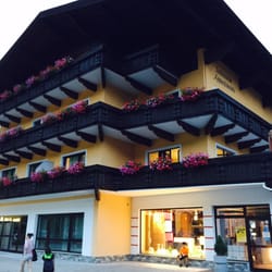 Schloßalm Appartement - The outside of Schlossalm Apartments.