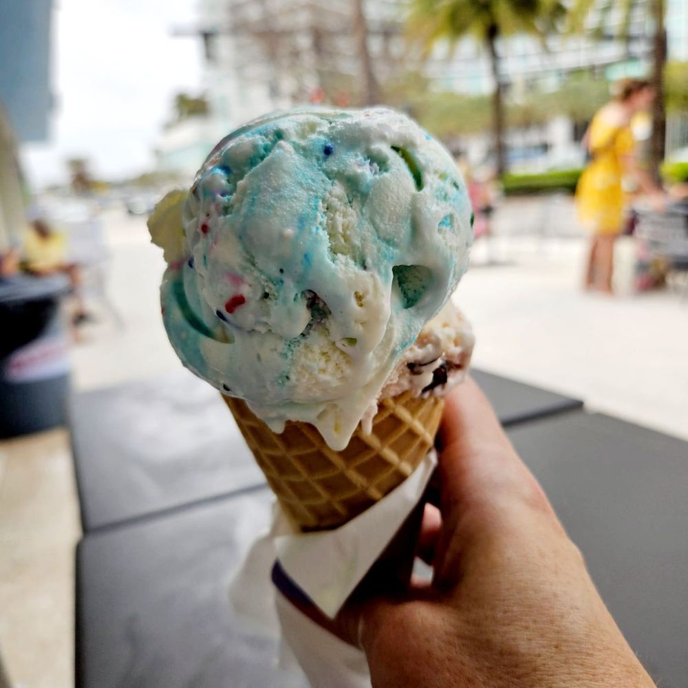 Razzleberry's - SMURF and Cherry Vanilla was delicious - Ice Cream & Frozen Yogurt Near Me - Pompano Beach, Florida