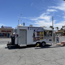 Pupusas Mi Guanaquita - Outside