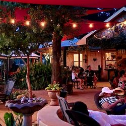 Fortunata Winery - Outside