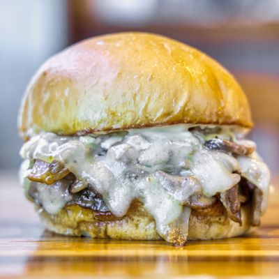 M.L.Rose Craft Beer & Burgers - Gallatin by null
