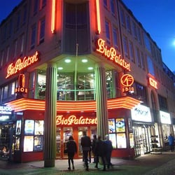 Filmstaden Biopalatset - Huvudentrén på Kungstorget.