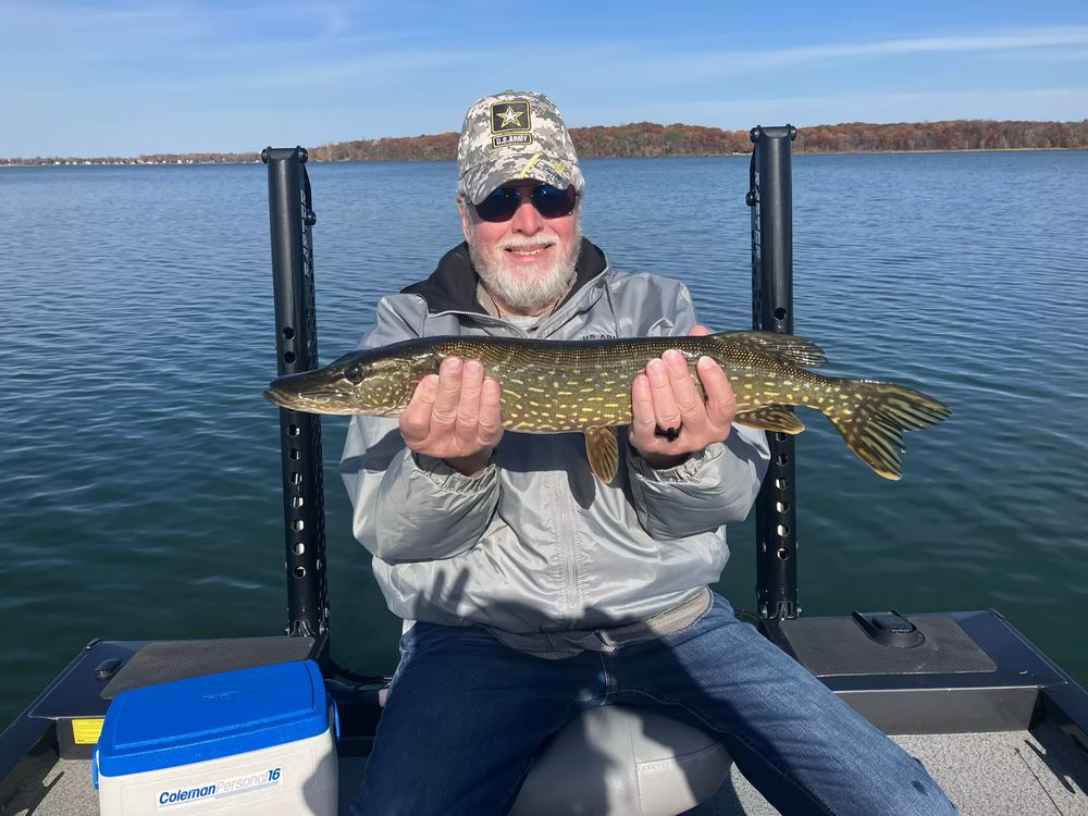 Boss Fishing Guide Logo
