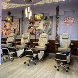 Darling Nails And Spa - Pedicure area (10/7/2022)