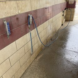 Hosers Car Wash & Detail - The hose that's supposed to be connected to the top.