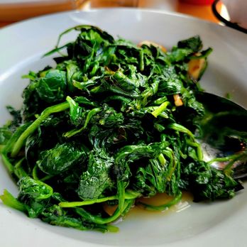 Fumo - Sautéed spinach with garlic - Italian Near Me - New York, New York