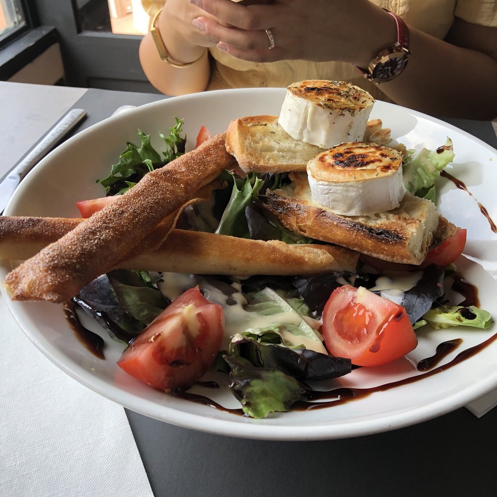 La Voile Bleue - Goat cheese salad - French Near Me - Le Havre, 76