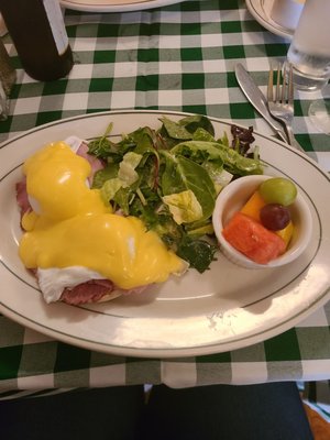 Luke's Bar & Grill by null