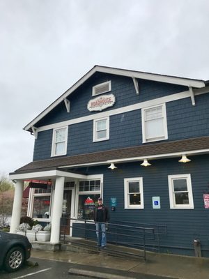 The Roadhouse Restaurant and Inn by null