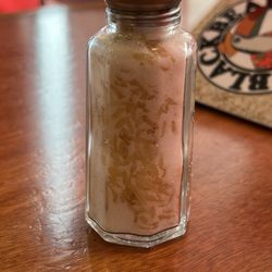 Blackbeards' Restaurant - Salt! The rice is yellow! That means it old! The pepper was old too. Had ti take the top off to get any. You guys don't care and it shows.