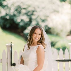 Gloweddings - Beautiful bride on her wedding day. Photo by Brianna Wilbur Photography