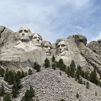 Mount Rushmore National Memorial - Landmarks & Historical Buildings Near Me - Keystone, South Dakota