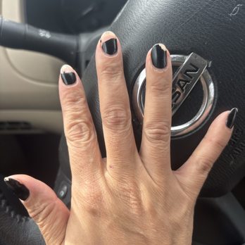 E Nail Bar - Talking about you work in places where it will chip off I understand it will chip off a little but damn half a finger nail - Nail Salons Near Me - Federal Way, Washington