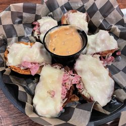 Shamrock Bar & Grille Brannon Crossing - Reuben skins and thousand island dressing