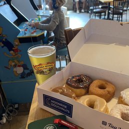 Moonrise donuts and free video games! Moonrise donuts and free video games!