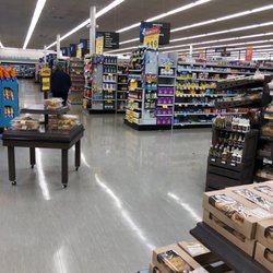 Food Lion - View from the deli-not crowded..yay!!