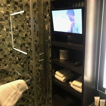 Hotel Clique - TV in bathroom! - Hotels Near Me - Calgary, Alberta