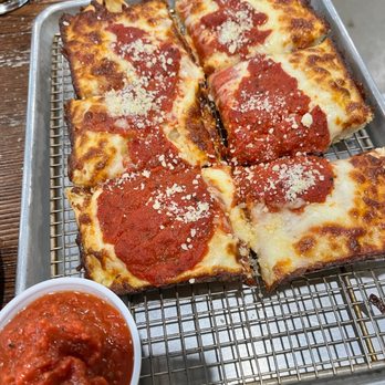 Cartridge Brewing - Pepperoni pizza - Breweries Near Me - Maineville, Ohio