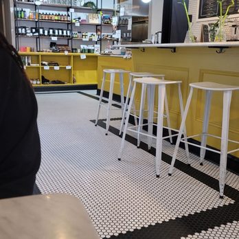 Nourish - Interior - Juice Bars & Smoothies Near Me - Philadelphia, Pennsylvania