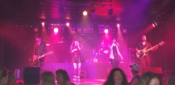 Beer Barrel Saloon by null