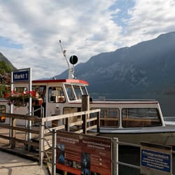 Schiffslinie Hallstatt Markt - Hallstatt Bahnstation - Stefanie docked at Hallstatt