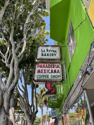 La Reyna Bakery & Coffee Shop by null