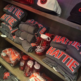 Hattie B's Hot Chicken - Chicken Shop Near Me - Nashville, Tennessee