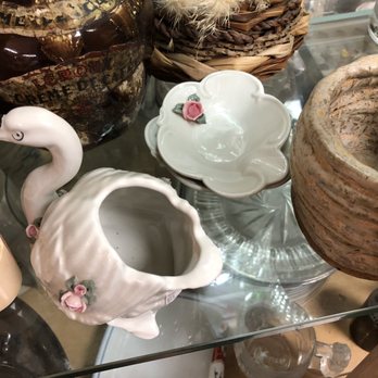 2nd Hand Treasures - Antiques Near Me - Capistrano Beach, California