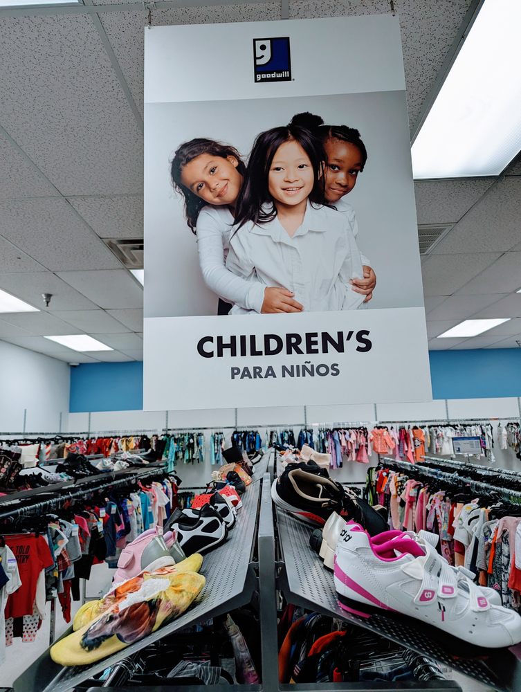 Goodwill Thrift Store & Donation Center - River Oaks - veterans service organization in Houston, TX