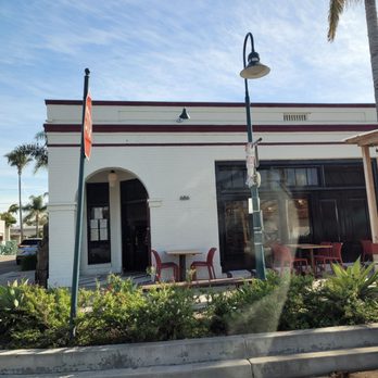 Little Dom's Seafood - Pizza Near Me - Carpinteria, California