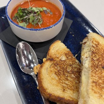 Cat Cora's Kitchen - Grilled cheese with spicy tomato soup - New American Near Me - Atlanta, Georgia Cat Cora's Kitchen - Grilled cheese with spicy tomato soup - New American Near Me - Atlanta, Georgia
