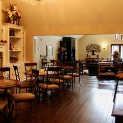 Maple Creek Bed and Breakfast - Enjoy your tasty home-cooked breakfast in our breakfast area.