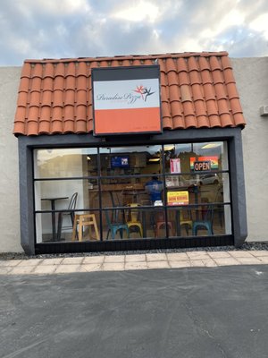 Paradise Pizza by null