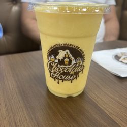 Chocolate House - (Smoothie) Banana Mango Pineapple
