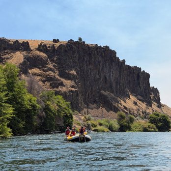 Deschutes River Adventures - Casual float on day 2 - Rafting/Kayaking Near Me - Maupin, Oregon Deschutes River Adventures - Casual float on day 2 - Rafting/Kayaking Near Me - Maupin, Oregon