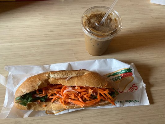GHÉ bánh mì & rolls by null