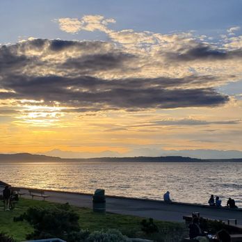 Alki Beach Park - Evening skies - Parks Near Me - Seattle, Washington
