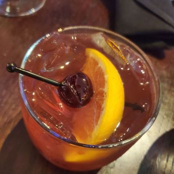 Todd English's Tuscany - One of the absolute worst Old Fashioneds I've had. Soda fountain ice that you'd see when making the mistake of ordering one at a dive bar. - Italian Near Me - Uncasville, Connecticut