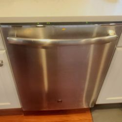 Appliance Magic - Appliance Magic, LLC came in a timely fashion after scheduling via HomeServe warranty. He was able to fix my GE dishwasher very promptly.