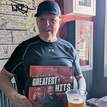 Ray's Bucktown Bed and Breakfast - Visiting Blake Shelton's joint while "Honky Tonkin" About in Nashville! - Bed & Breakfast Near Me - Chicago, Illinois