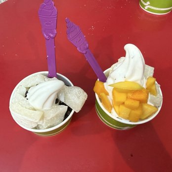BerryLine - Micro original yogurt, micro lavender honey yogurt - Ice Cream & Frozen Yogurt Near Me - Cambridge, Massachusetts BerryLine - Micro original yogurt, micro lavender honey yogurt - Ice Cream & Frozen Yogurt Near Me - Cambridge, Massachusetts